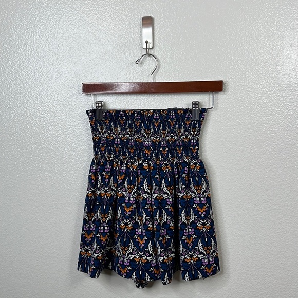 JOY JOY Blue OLIVIA Print Smocked Shorts, NWT - Picture 2 of 10
